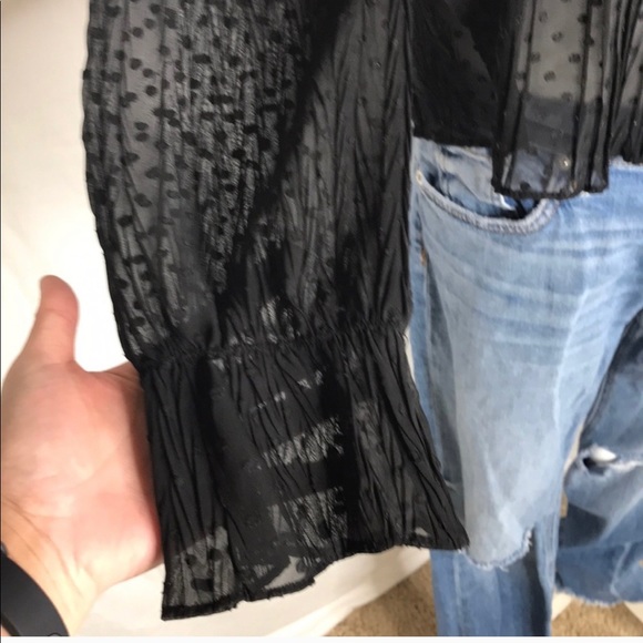 Zara Too Ruffled - Picture 6 of 6